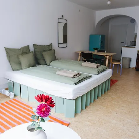 Raum Life - Design Mit Kueche In Der Altstadt Ratisbonne